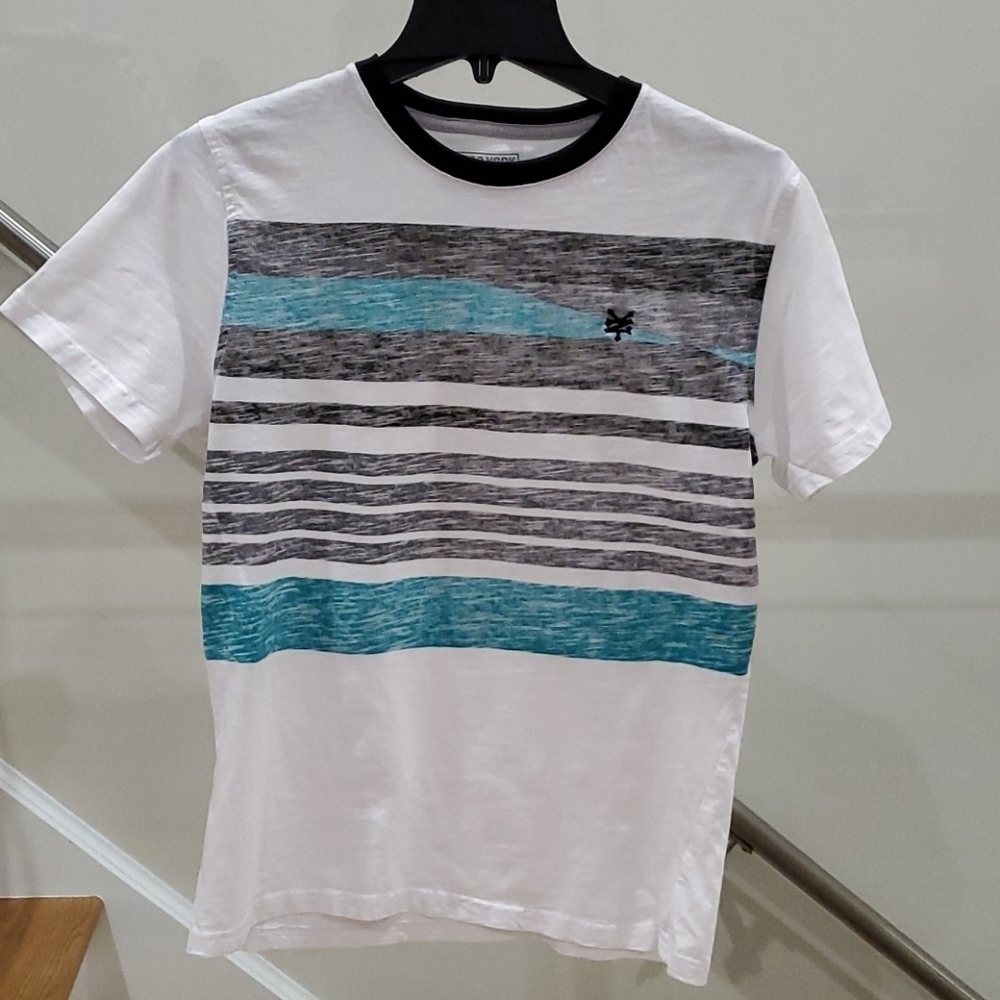 Zoo York t-shirt. Size S